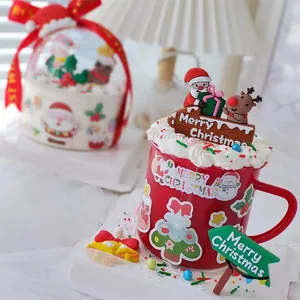 Juego de 10 adornos festivos de pastel de Navidad de goma suave con Papá Noel y renos