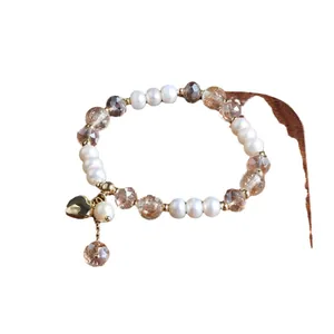 Elegantes Armband im neuen chinesischen Stil mit Zuchtperlen und funkelnden Kristallen