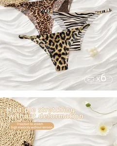 Détail des strings sans couture en soie glacée à imprimé léopard, lot de 6 pièces