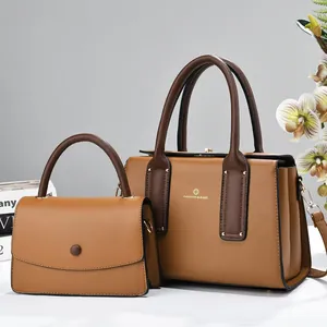 Ensemble de sacs à main deux pièces avec un grand cabas et une bandoulière assortie
