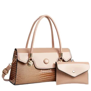 Élégant ensemble de 2 sacs à main beige avec motif crocodile et une finition vernie