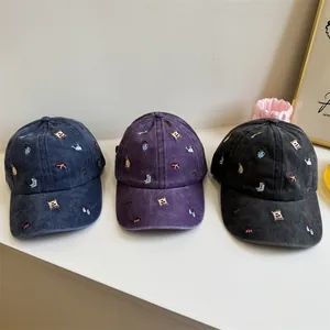 Vintage washed cotton baseball caps with mini embroidery in three colors for men and women