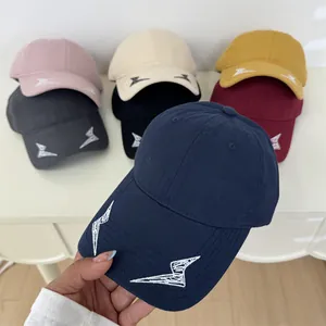 Embroidered Lightning Baseball Cap For Men Women Minimalist Fashion Sun Protection Wide Brim Curved Duck Tongue Trucker Hat