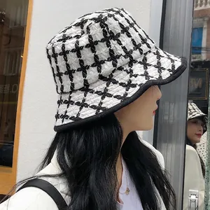 Vintage black and white checkered bucket hat for women's autumn winter fashion