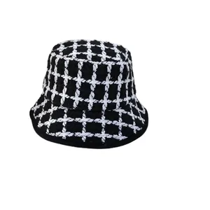 Retro black and white checkered knitted bucket hat for women's autumn winter fashion