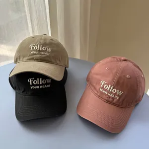 Lot de casquettes de baseball brodées 'Follow Your Heart' en coloris kaki, noir et rose