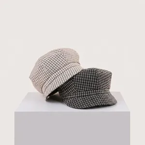 Vintage checkered newsboy caps for women in beige and black British style baker boy hat