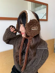 Cache-oreilles d'hiver en peluche avec bride en cuir pour femme en couleur marron