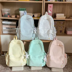 Collectie minimalistische rugzakken in Koreaanse stijl in vijf pasteltinten
