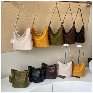 Woven large capacity hobo bucket bags in assorted colors for chic summer fashion