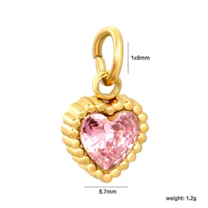 Détail montrant les dimensions du pendentif coeur de 8,7 mm et un poids de 1,2 g pour bijoux.
