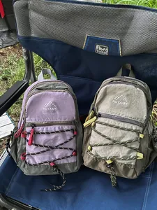 Leichter Outdoor-Wanderrucksack für Herren und Damen in den Farben Lila und Khaki