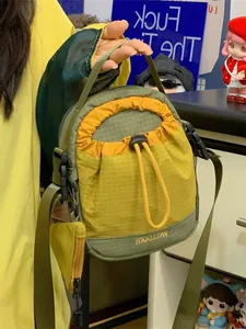 Sac à bandoulière décontracté à cordon pour femmes, pochette de téléphone légère de voyage.