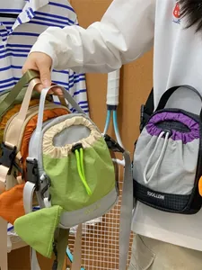 Petit sac bandoulière à cordon pour téléphone, randonnée et voyage quotidien.