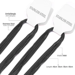 Detail van 1mm zwarte roestvrijstalen slangenketting met meerdere lengte-opties