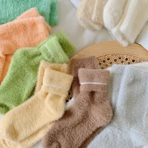 Calcetines suaves de terciopelo de visón para mujer en varios colores caramelo para invierno