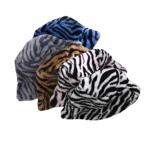 Chapeaux bob en peluche à motif zèbre pour femmes en plusieurs couleurs pour l'hiver