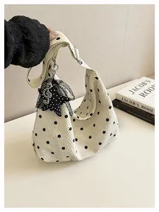 Crèmekleurige tote bag met stippen, sterbedeltje en kant voor studentenwoon-werkverkeer
