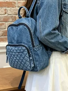 Stylischer Denim-Rucksack für Damen mit Steppdetails und großem Fassungsvermögen für Reisen