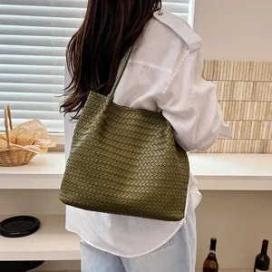 Olive green large capacity retro woven tote bag for women shoulder carry details