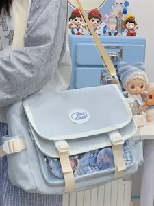 Niedrige hellblaue Kuriertasche im japanischen Stil mit Sichtfenster für Ita-Bag Fans