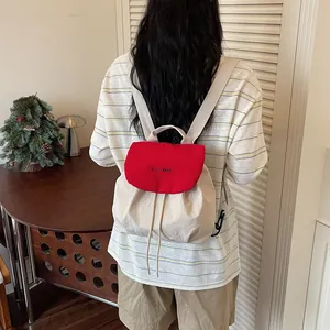 Sac à dos de voyage léger pour filles de style coréen, vue arrière sur le mannequin