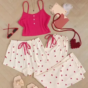 Zoete 3-delige loungewear set met hartjesprint hemdje en broek combi