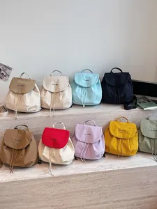 Sacs à dos légers en nylon à cordon de serrage en plusieurs couleurs pour le voyage