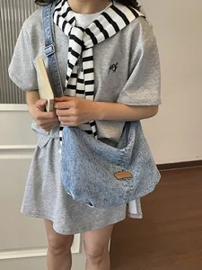 Μινιμαλιστική τσάντα denim τύπου dumpling, κομψή τσάντα ώμου hobo.