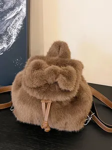Stijlvolle bruine mini pluche rugzak voor dames met berenoren en lederen riemen