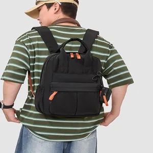 Großer wasserdichter schwarzer Rucksack für Outdoor-Reisen und sportliche Aktivitäten
