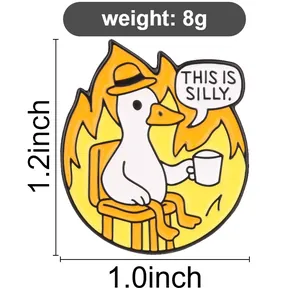 Detail der Flammen-Ente-Anstecknadel mit Maßen von 1,2 x 1,0 Zoll und 8g Gewicht