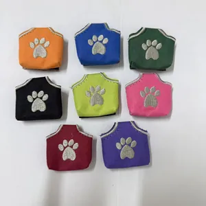 Surtido de 8 protectores de chapas para perro en nylon con bordado de huella animal