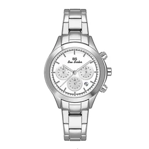 Vista detallada del reloj para mujer BS Bee Sister con correa de acero y esfera blanca.