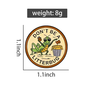Vue détaillée du pin's en émail criquet Don't Be a Litterbug avec dimensions de 1,1 pouce