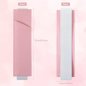 Vue détaillée des dimensions de l'étui à stylos en similicuir rose avec bande