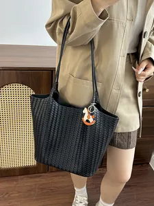Elegante borsa shopper intrecciata nera con grande capacità per il pendolarismo quotidiano