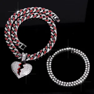 Set di gioielli hip hop con pendente a cuore spezzato e catena cubana rossa ghiacciata