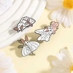 Lot de 3 adorables pins en émail papillon blanc avec de jolis détails floraux pour sacs