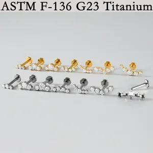 Detailansicht von F136 Titan Labret Steckern mit Zirkonia in Gold- und Silberschliff