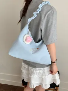 Bolso de hombro azul claro con correa fruncida y bordado dulce de gran capacidad