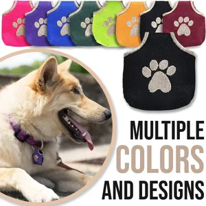 Variedad de silenciadores de placas para perros de colores con bordado de huella.