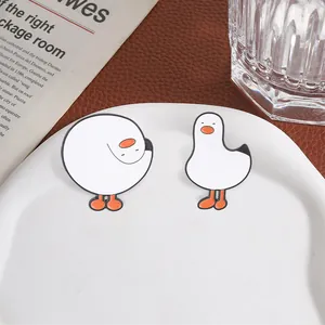 Set van 2 schattige witte gans emaille spelden voor decoratie van shirts en tassen
