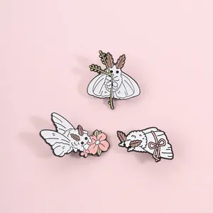 Broche en Métal de Mite de Caniche Blanche de Dessin Animé Épinglette Émaillée Mignonne pour Femmes Filles Décor de Sac de Vêtements Mite Florale