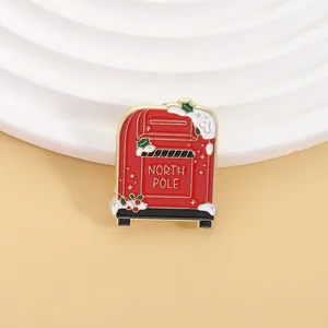 Kreative weihnachtliche rote Briefkasten-Emaille-Anstecknadel mit North Pole-Logo