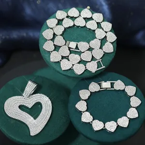 Iced Out Herz Schmuckset mit Halskette, Armband und Anhänger mit Strasssteinen