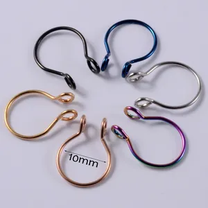 Detailansicht der 10-mm-Fake-Septum-Ringe aus Edelstahl in sechs verschiedenen Farben