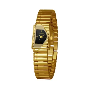 Reloj de lujo vintage dorado con esfera trapezoidal negra y brazalete de eslabones de piano