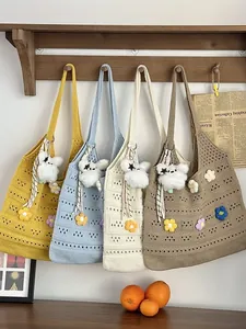 Handgewebte Schultertaschen aus Baumwolle mit Blumenmuster in verschiedenen Farben