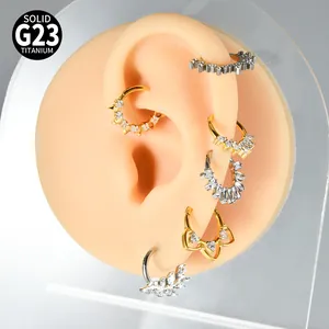 G23 titanium clicker hoops met zirkoon in kroon- en bladontwerpen voor piercings